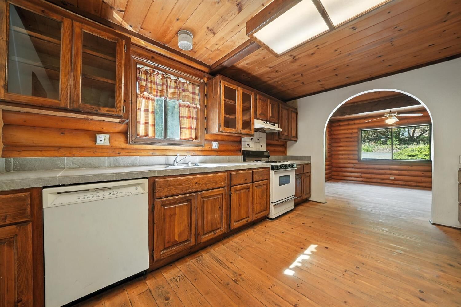 Property Photo:  6187 Outingdale Rd  CA 95684 