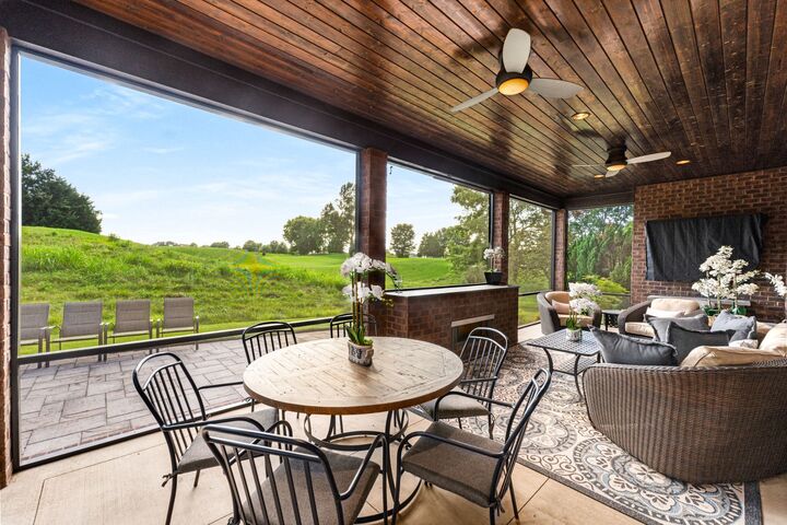 Property Photo: 1492 Boardwalk Pl E TN 37066