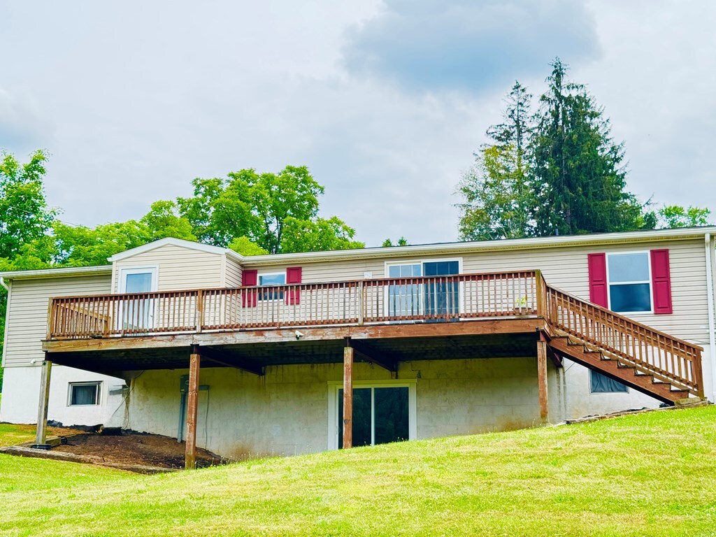 Property Photo:  370 W South Ave  PA 17724 