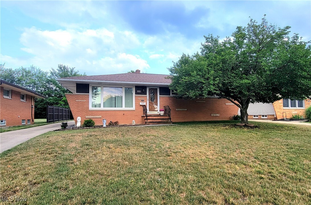 7277 Whitaker Drive  Parma OH 44130 photo