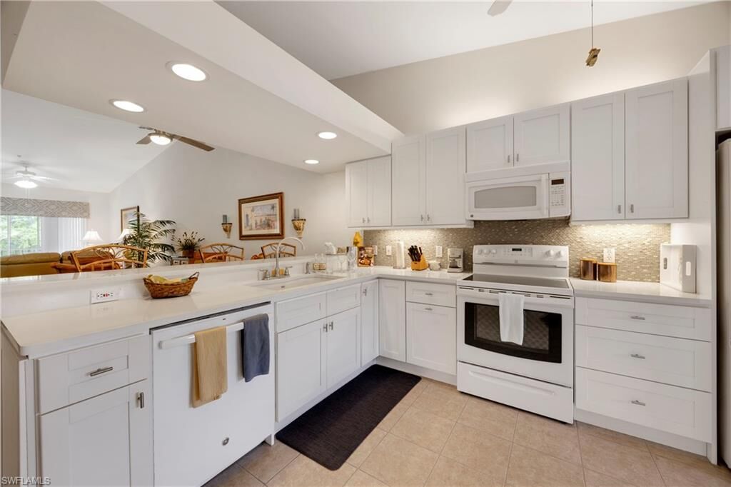 Property Photo: 1670 Windy Pines Dr 2506 FL 34112