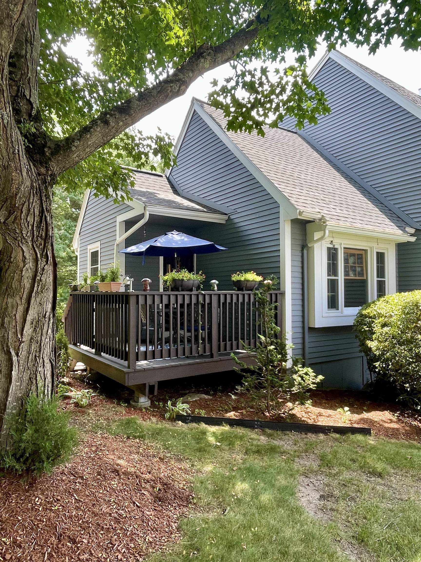 Property Photo: 4 Shoal Creek Road NH 03051