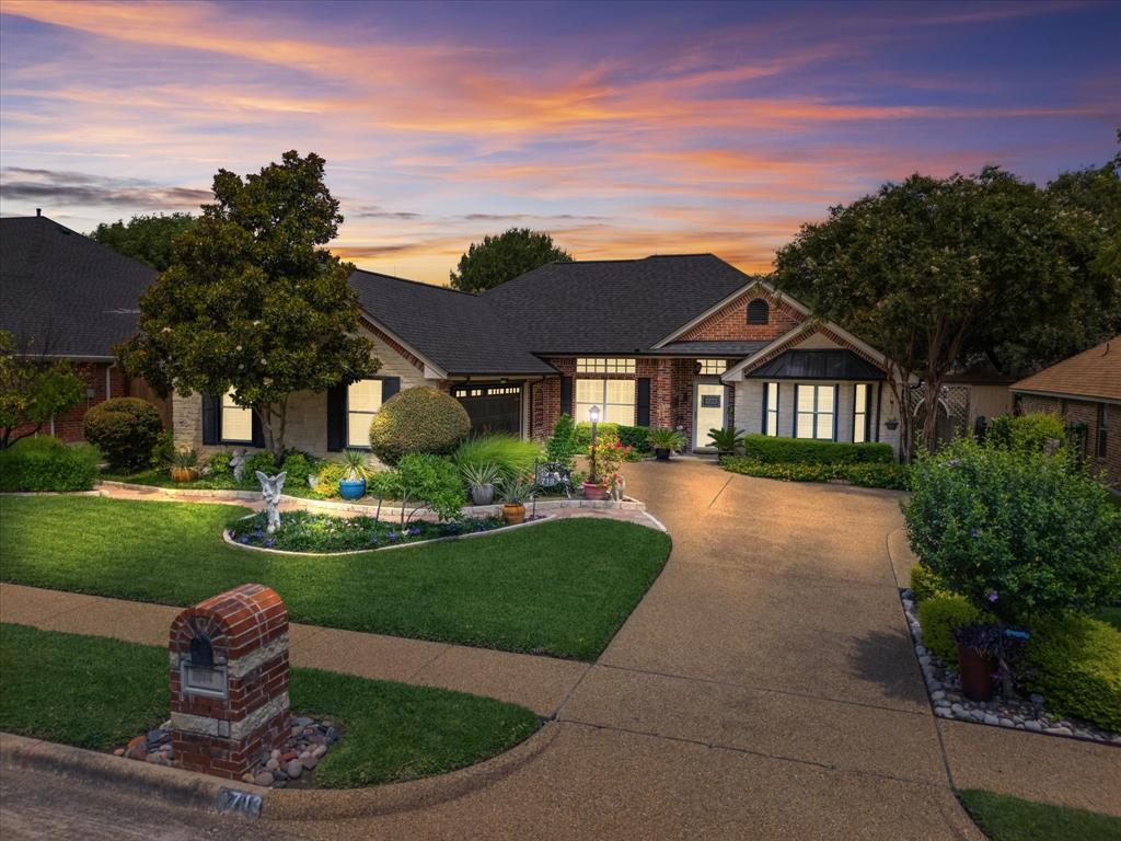 Property Photo:  713 Amherst Drive  TX 75165 