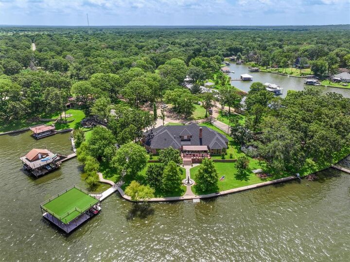 Property Photo: 106 Lynne Circle TX 75156