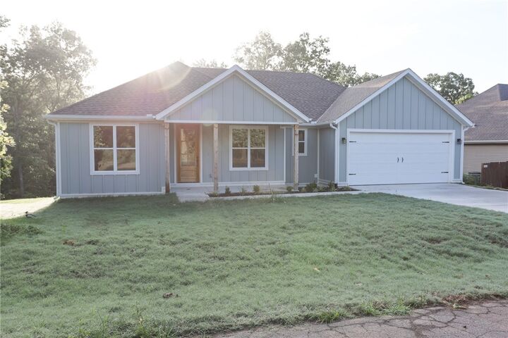 Property Photo:  27 Kirkcudbright Lane  AR 72715 