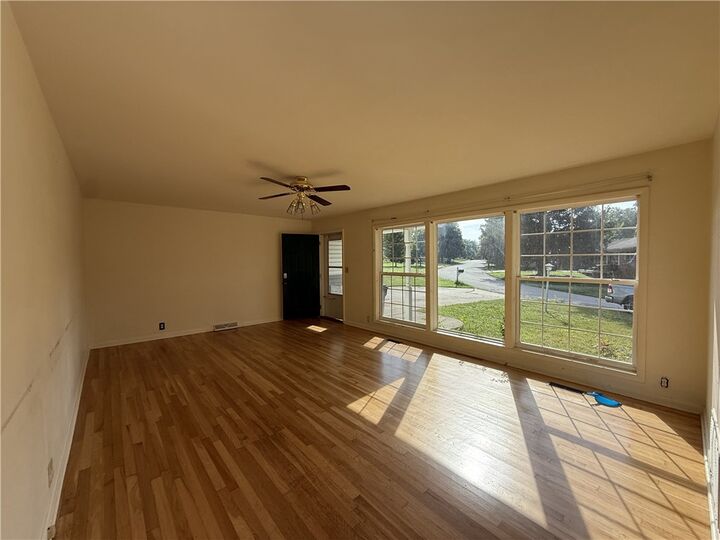 Property Photo:  1021 Berry Street  AR 72601 