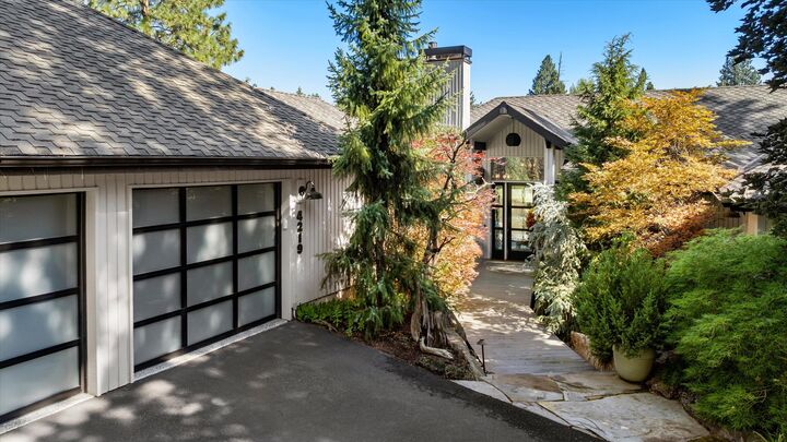 Property Photo: 4219 NW Lower Village Road OR 97703