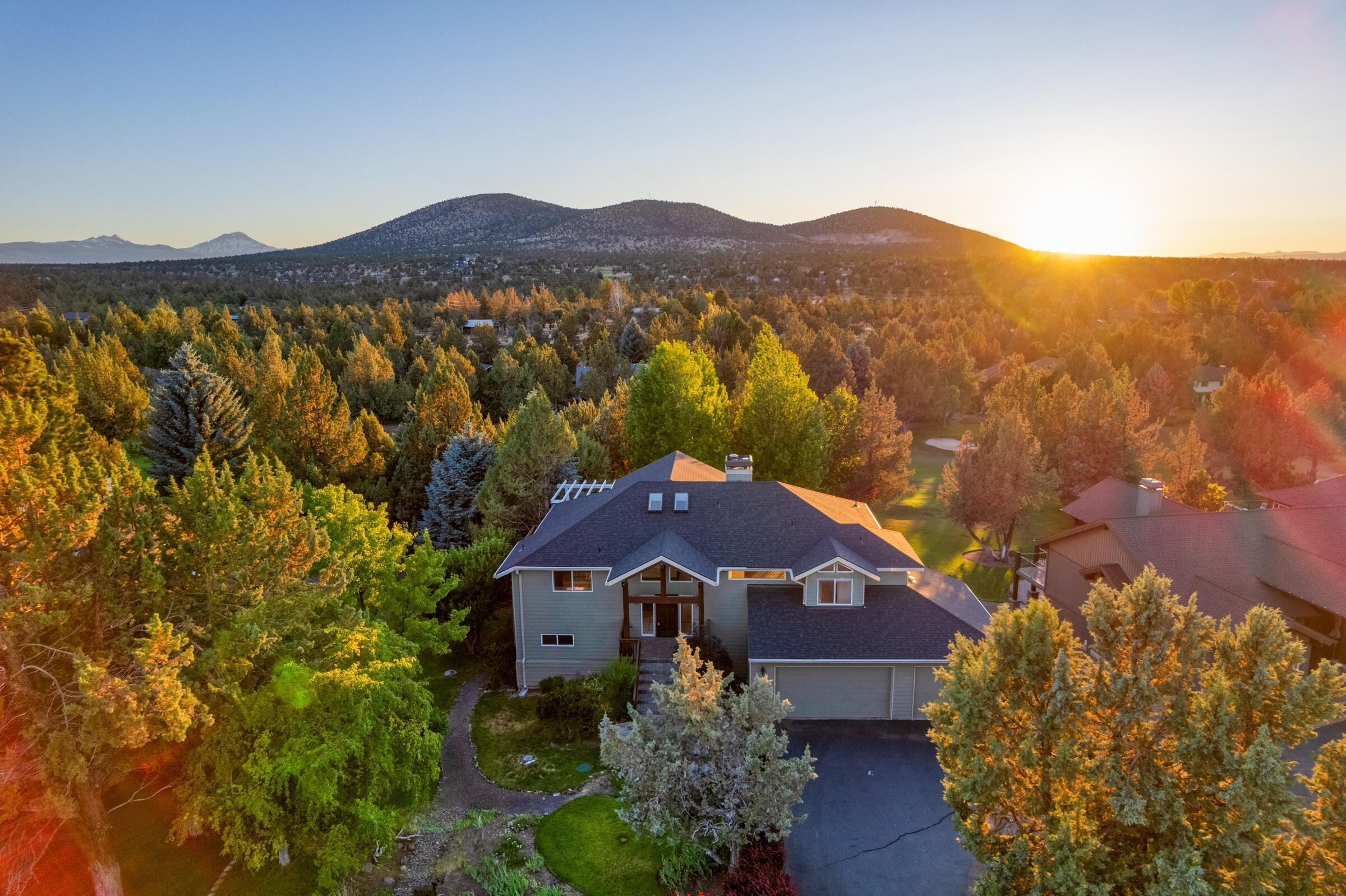 Property Photo: 1927 Mountain Quail Drive OR 97756