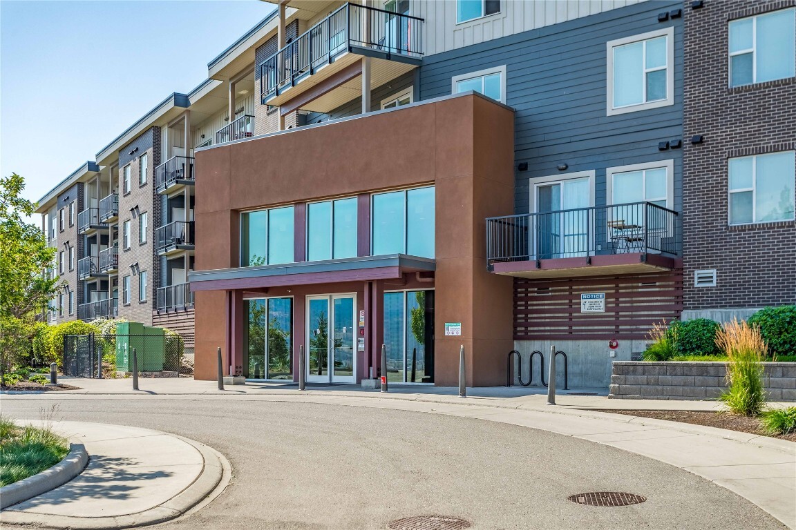 Property Photo:  935 Academy Way 123  BC V1V 3A9 