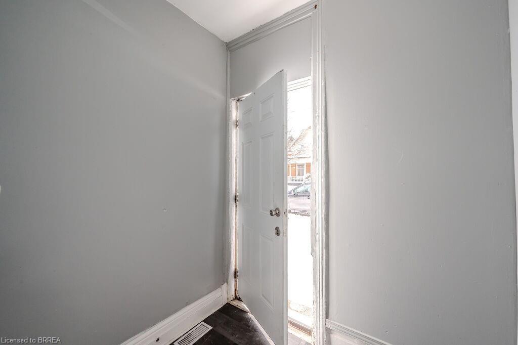 Property Photo:  39 Park Avenue  ON N3S 5H2 