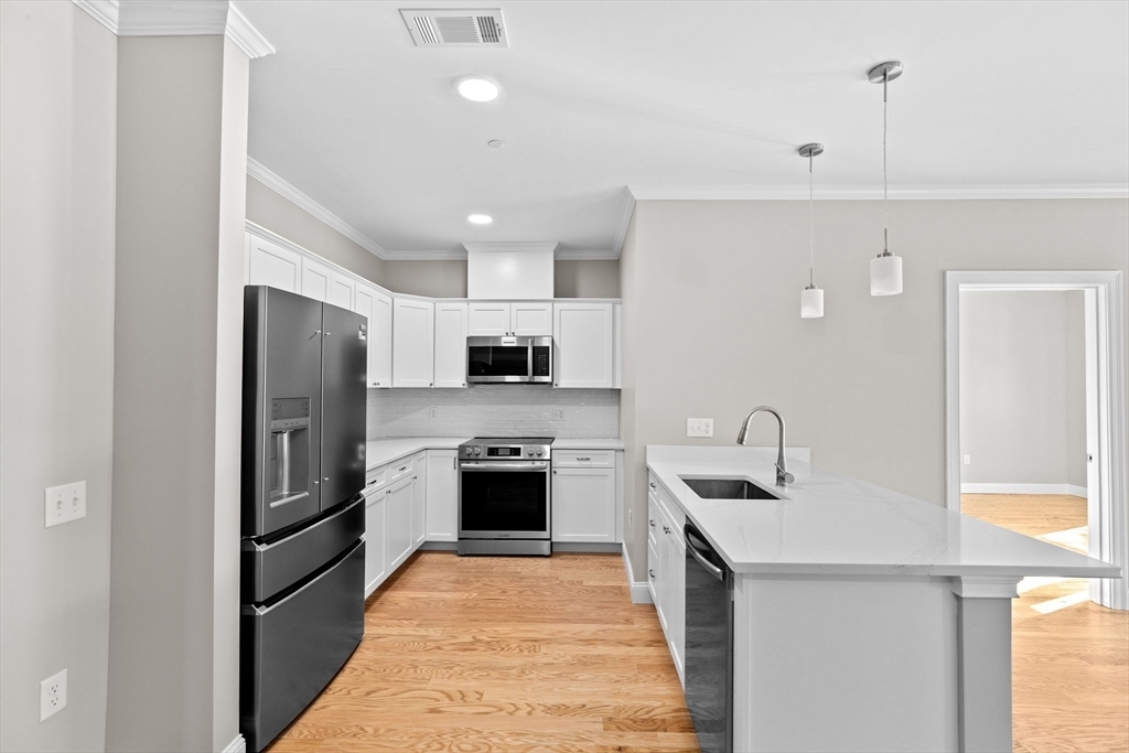 Property Photo:  485 Blue Hills Parkway 48  MA 02186 