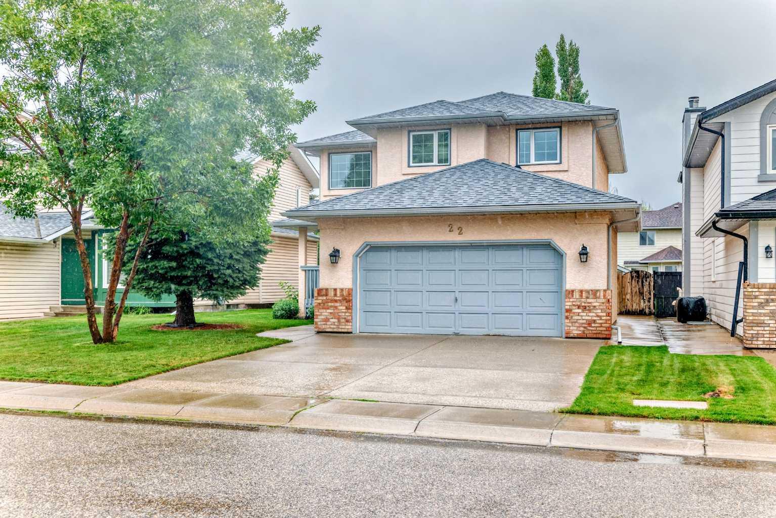 Property Photo:  22 Sunvista Crescent SE  AB T2X 3G2 