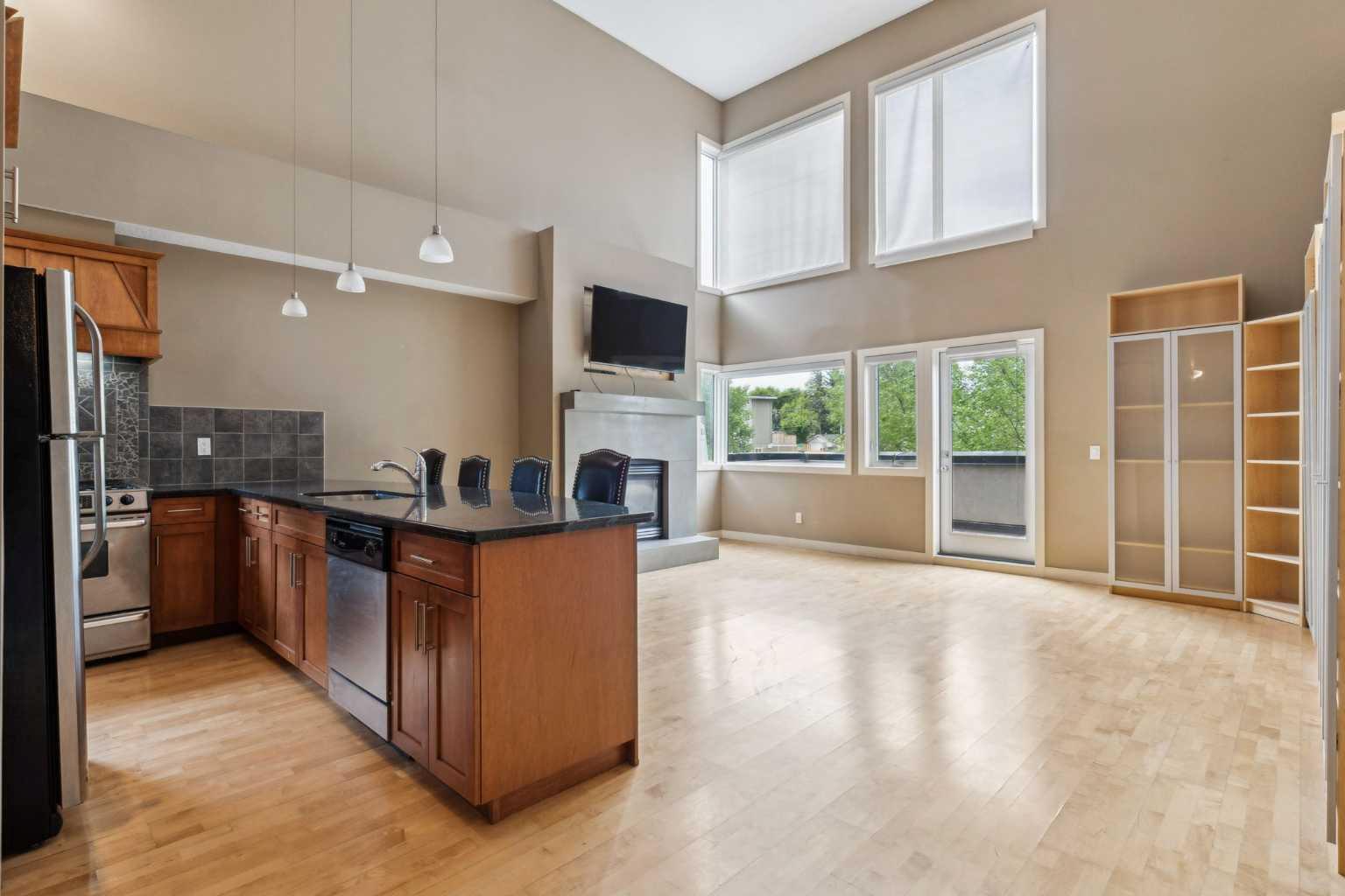 Property Photo: 1818 14 Street SW 401 AB T2T 3S9