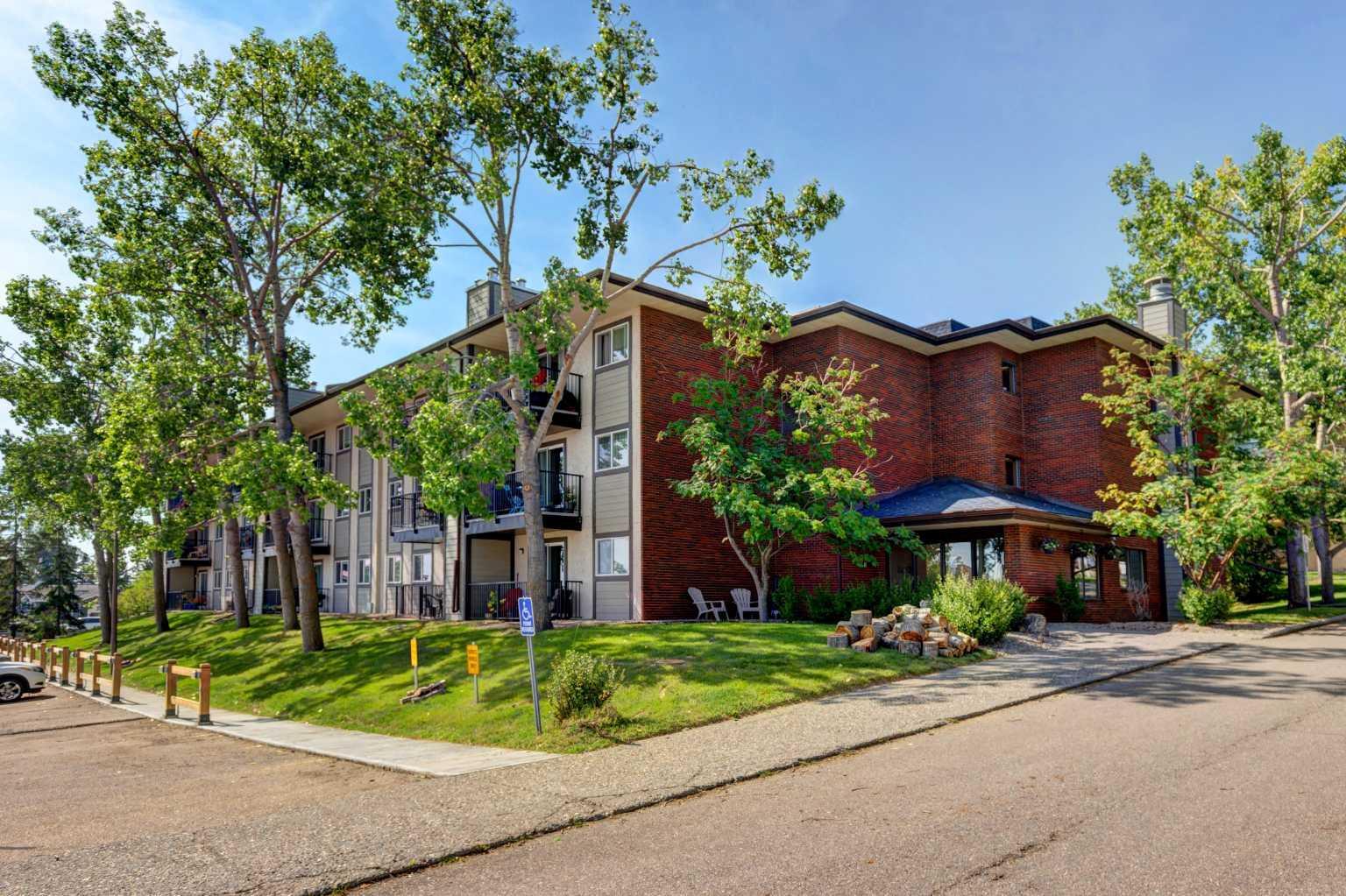 Property Photo: 385 Patterson Hill SW 4110 AB T3H 2P3