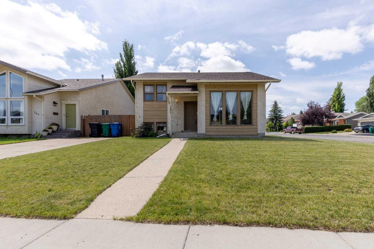 Property Photo: 151 Lakhota Crescent W AB T1K 6H5