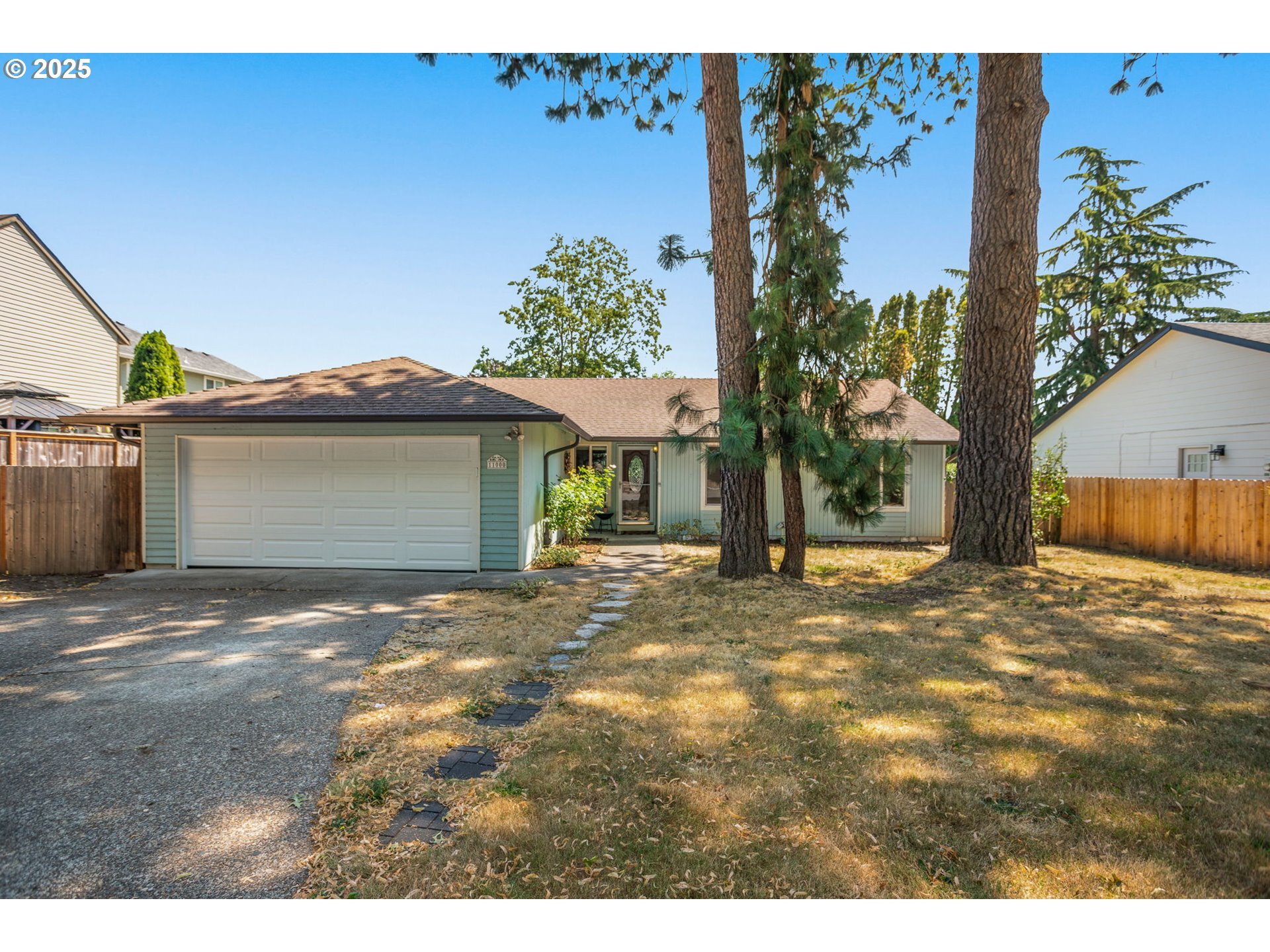 Property Photo: 11000 SW 106th Ave OR 97223