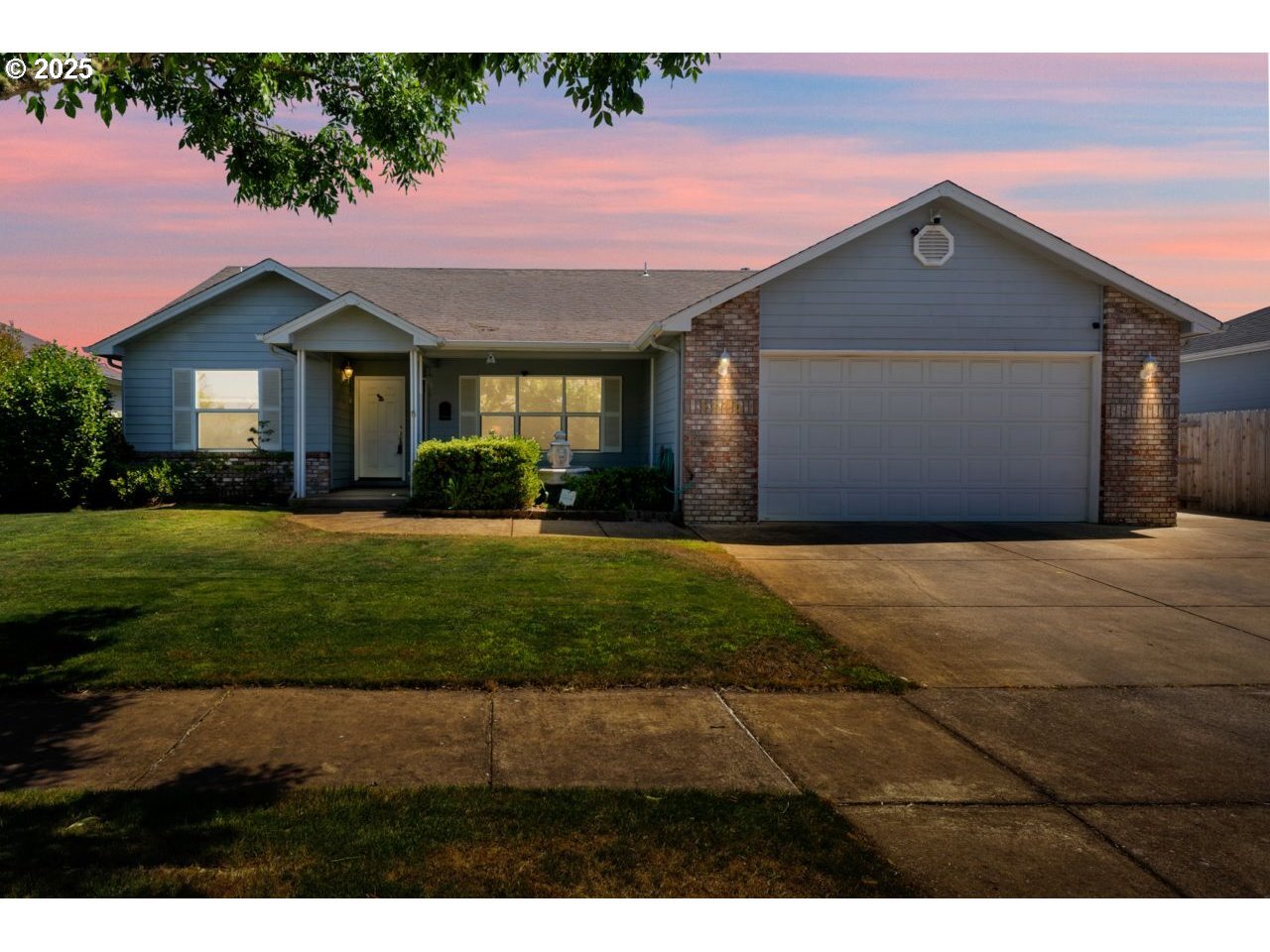 5970 St Helena St  Eugene OR 97402 photo
