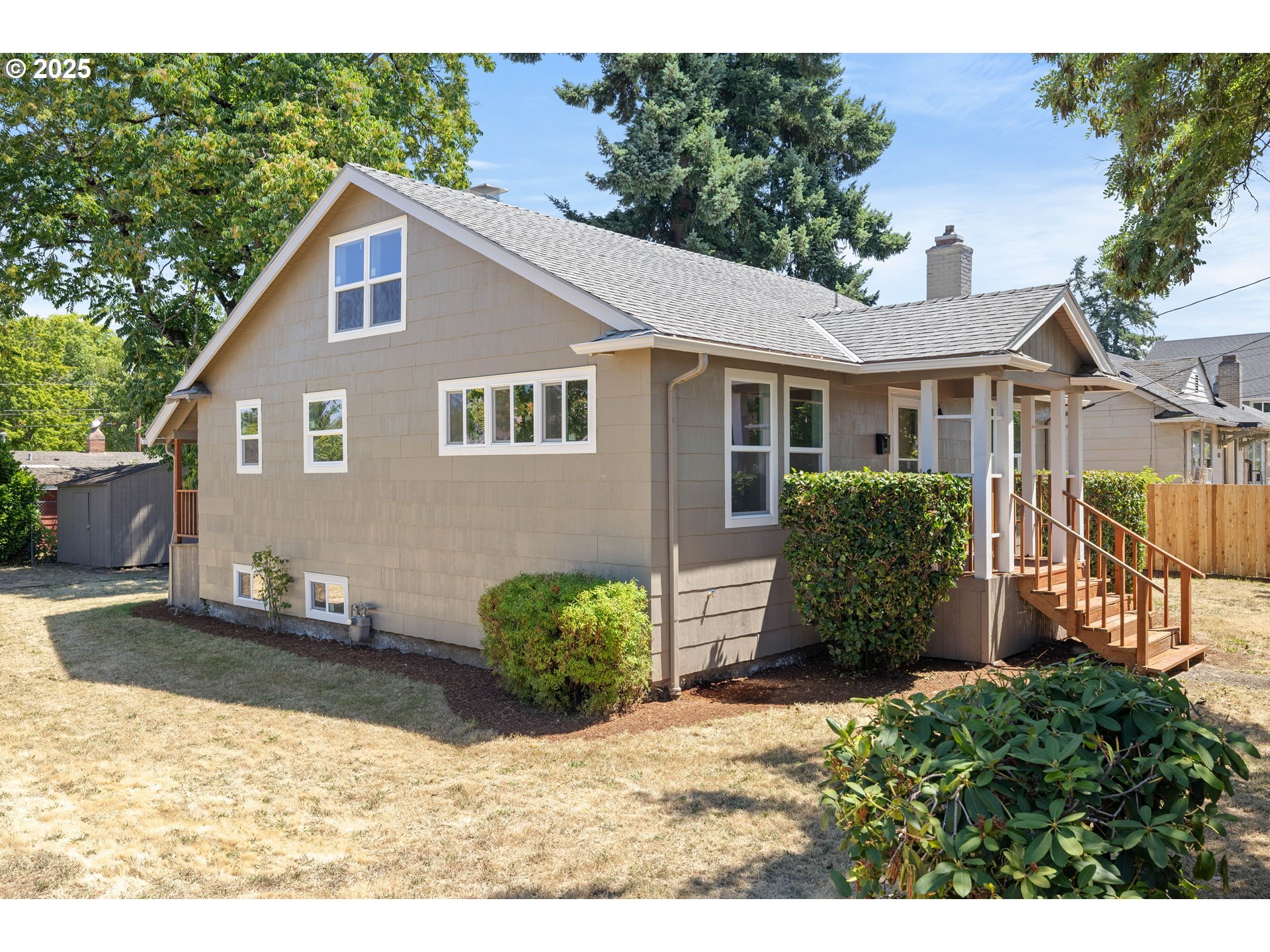 Property Photo: 6604 SE 86th Ave OR 97266