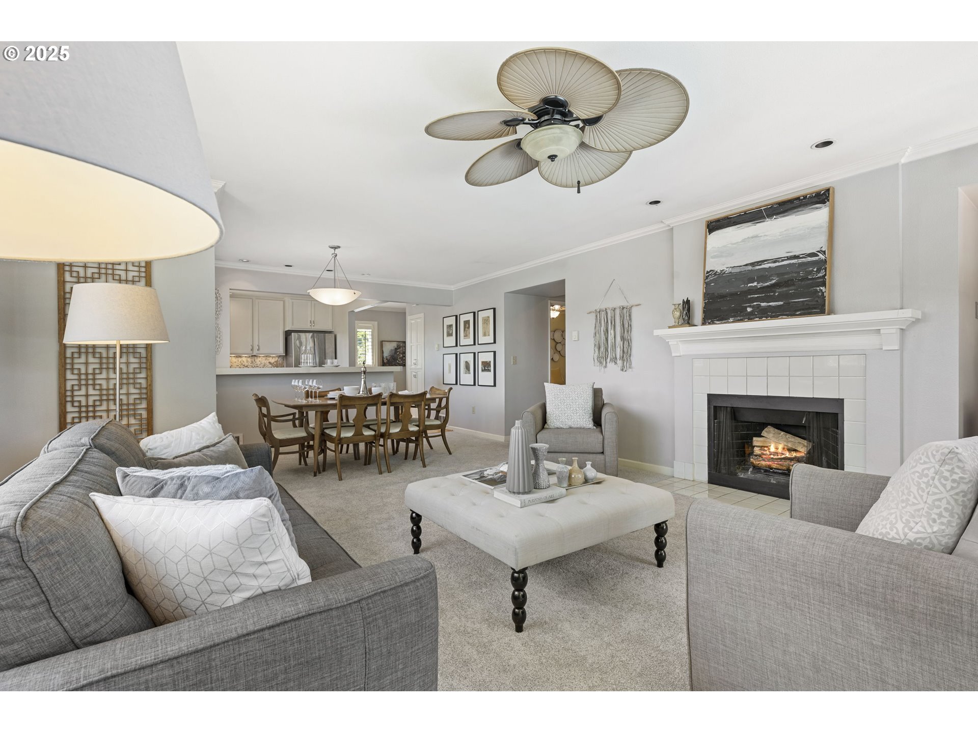 Property Photo:  5050 S Landing Dr 304  OR 97239 