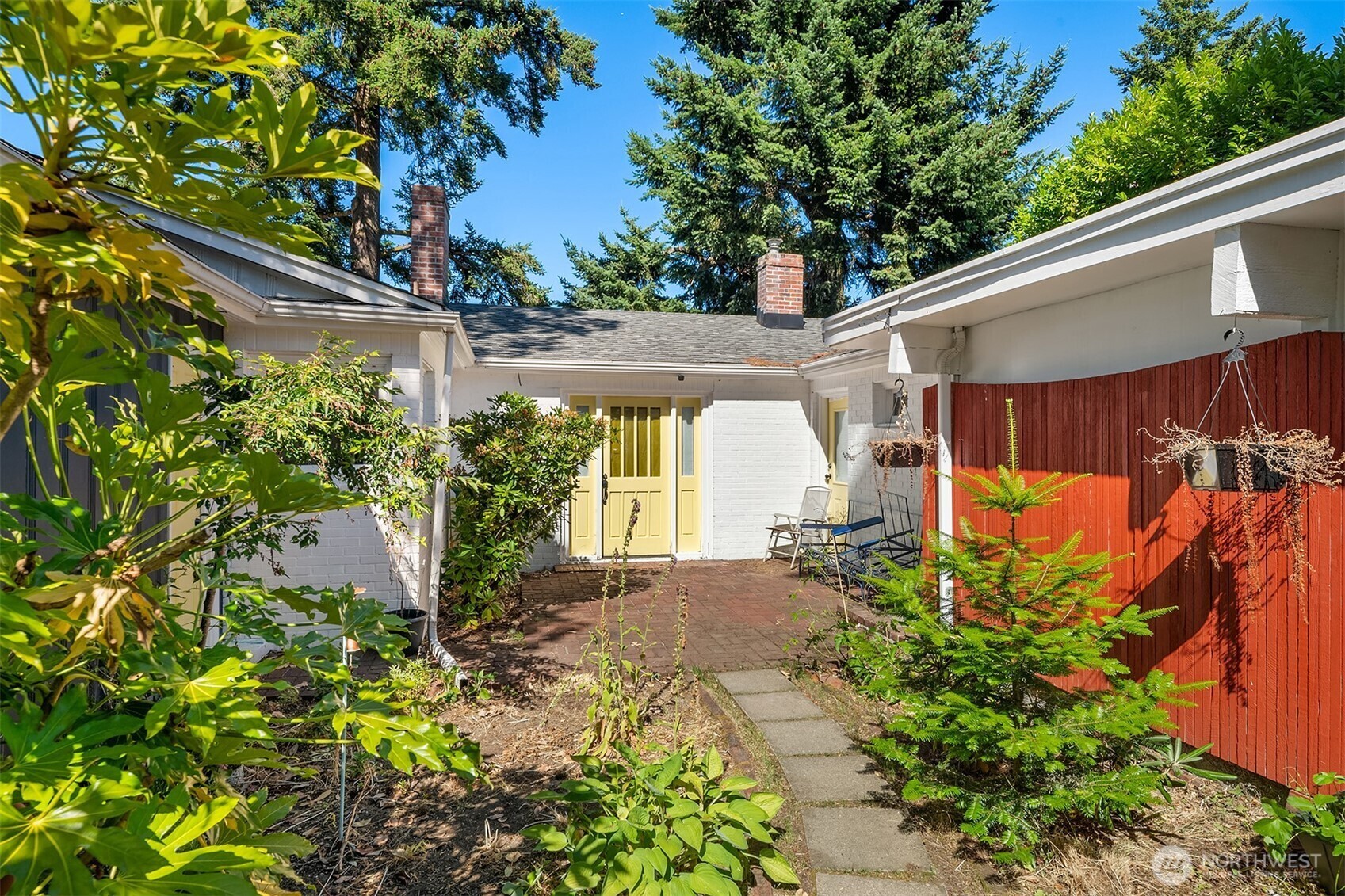 Property Photo: 13302 Bitter Place N WA 98133
