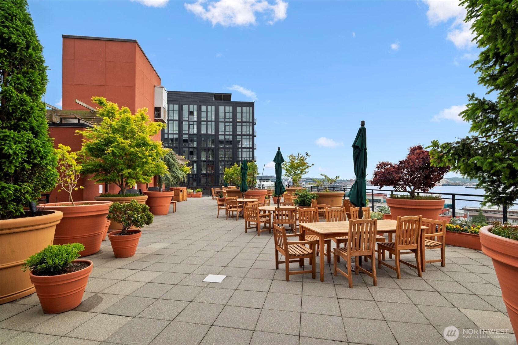 Property Photo: 2607 Western Avenue 202 WA 98121