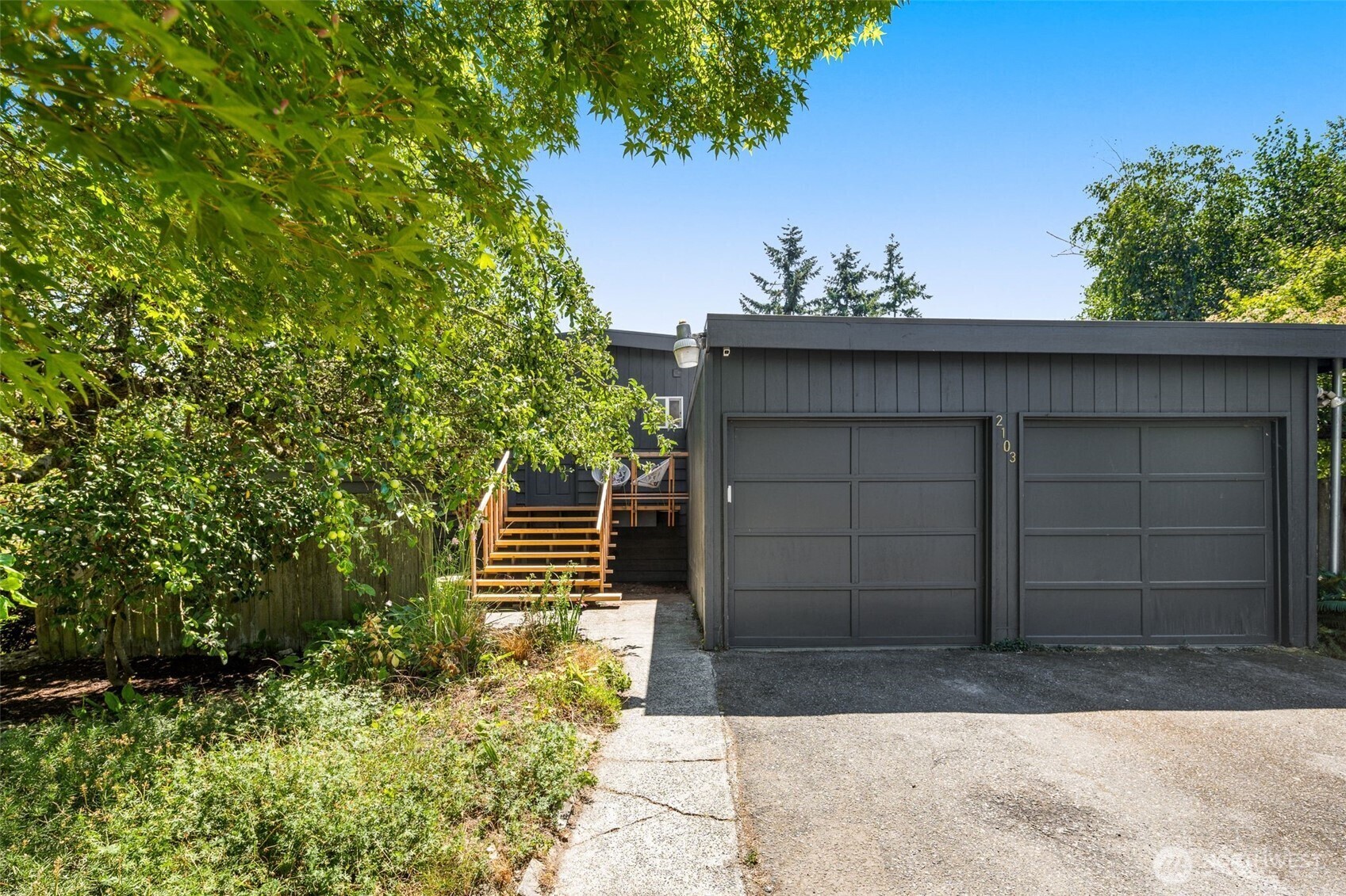 Property Photo: 2103 SW 110th Street WA 98146