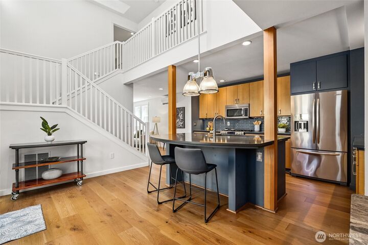 917  18th Avenue C  Seattle WA 98122 photo