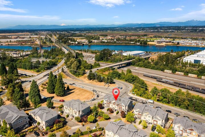 Property Photo:  3025  Belmonte Lane  WA 98201 