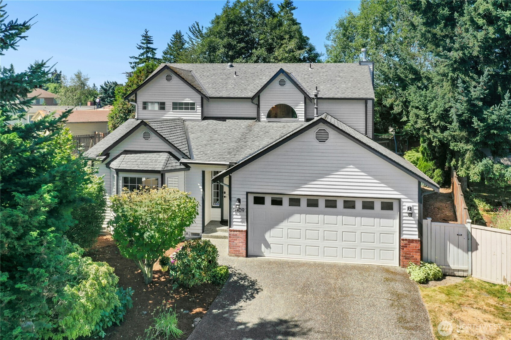 8409 NE 129th Place  Kirkland WA 98034 photo