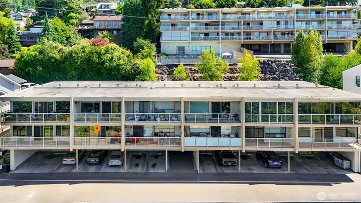Property Photo: 414 Boulevard 105 WA 98225