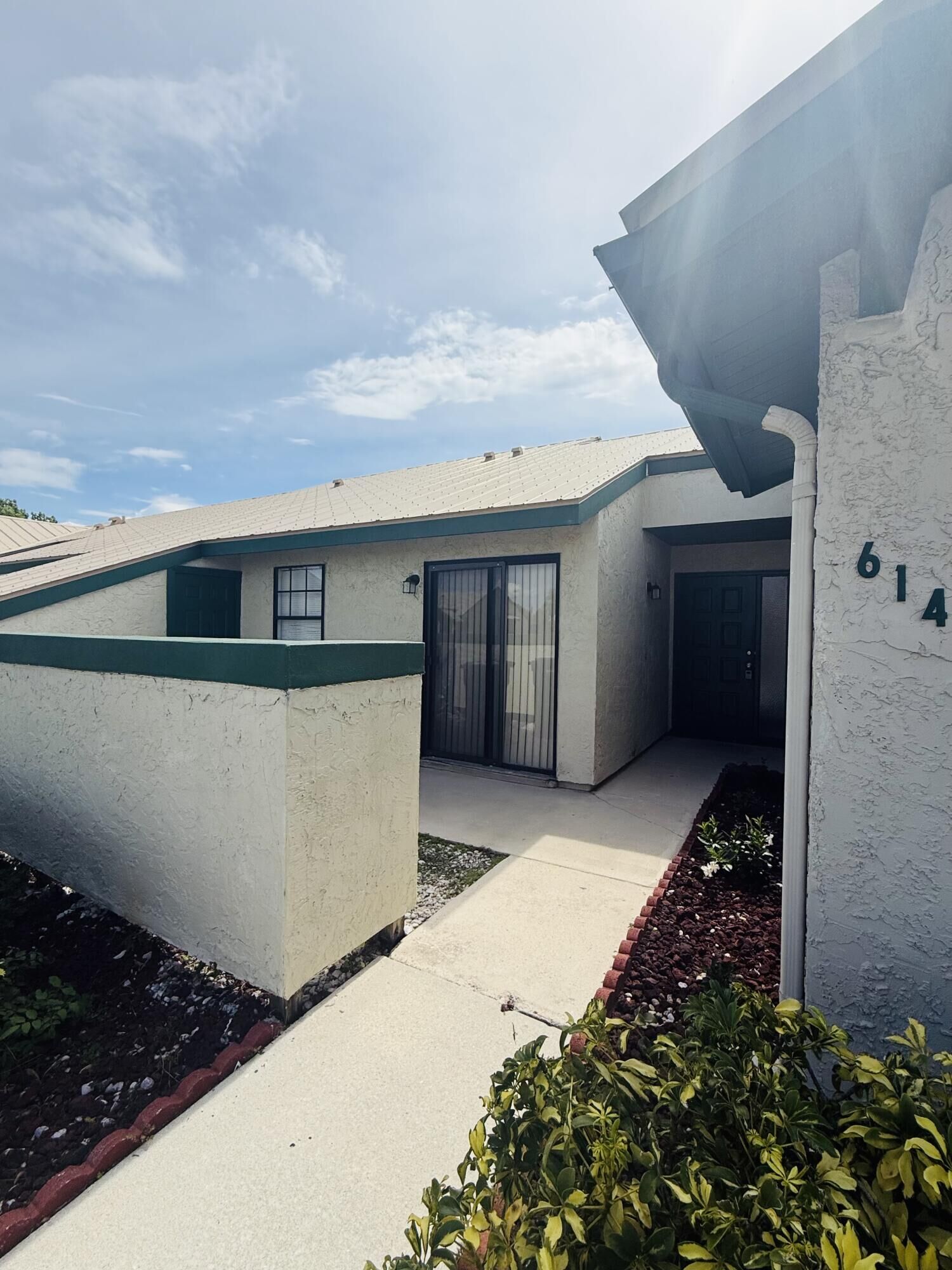 Property Photo:  614 SW Jeanne Street  FL 34953 