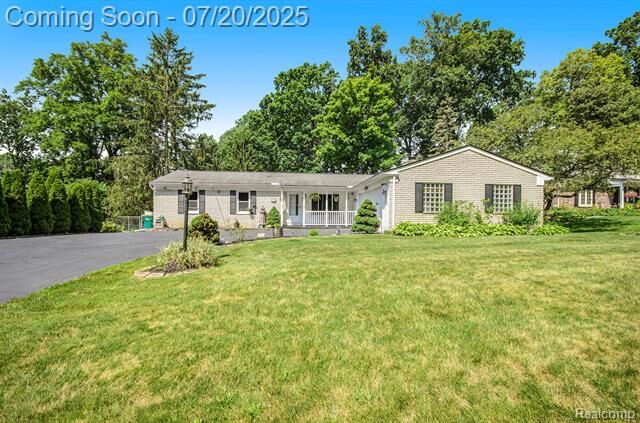 Property Photo:  3172 Branch Court  MI 48393 