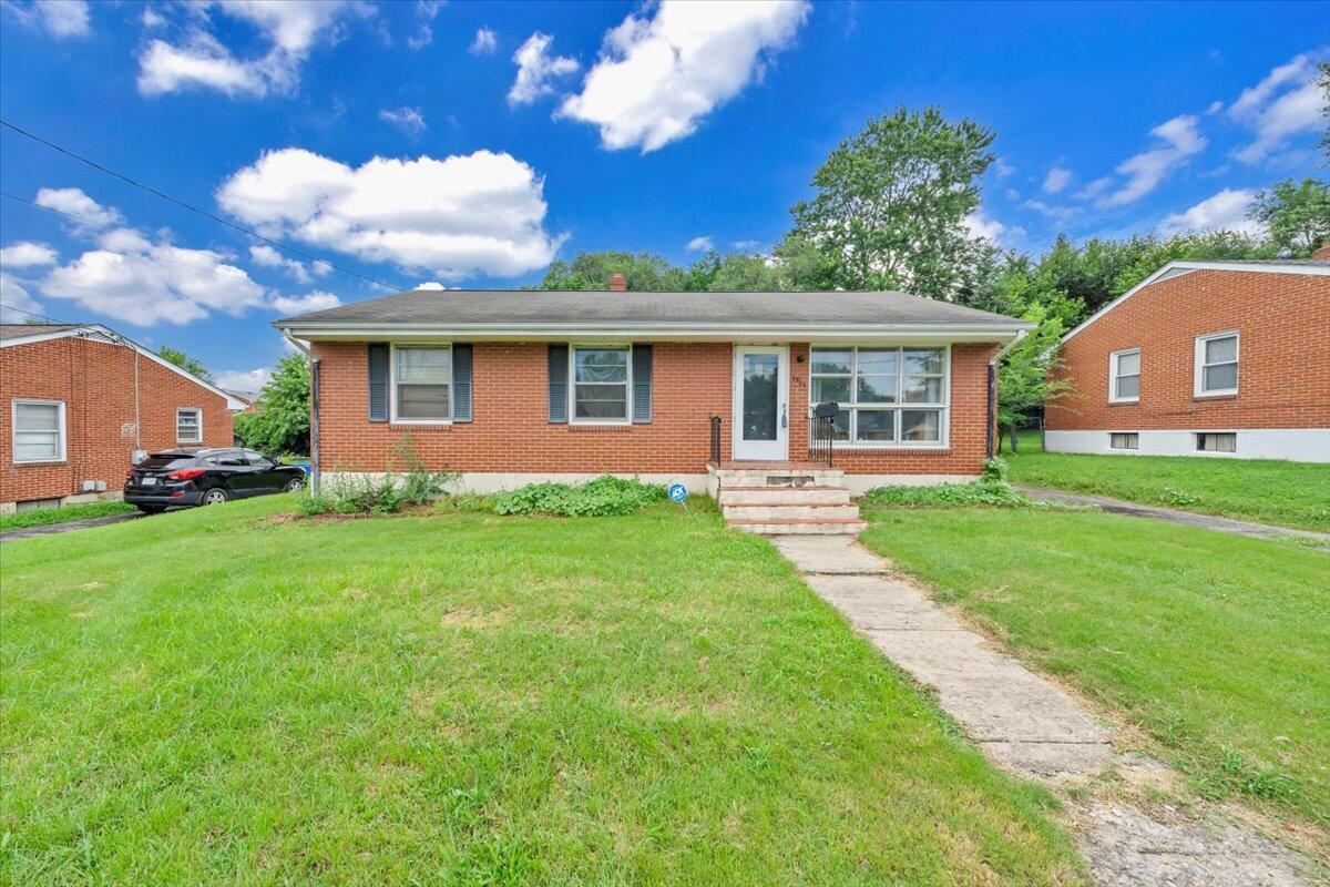 Property Photo: 2820 Luray St NE VA 24012