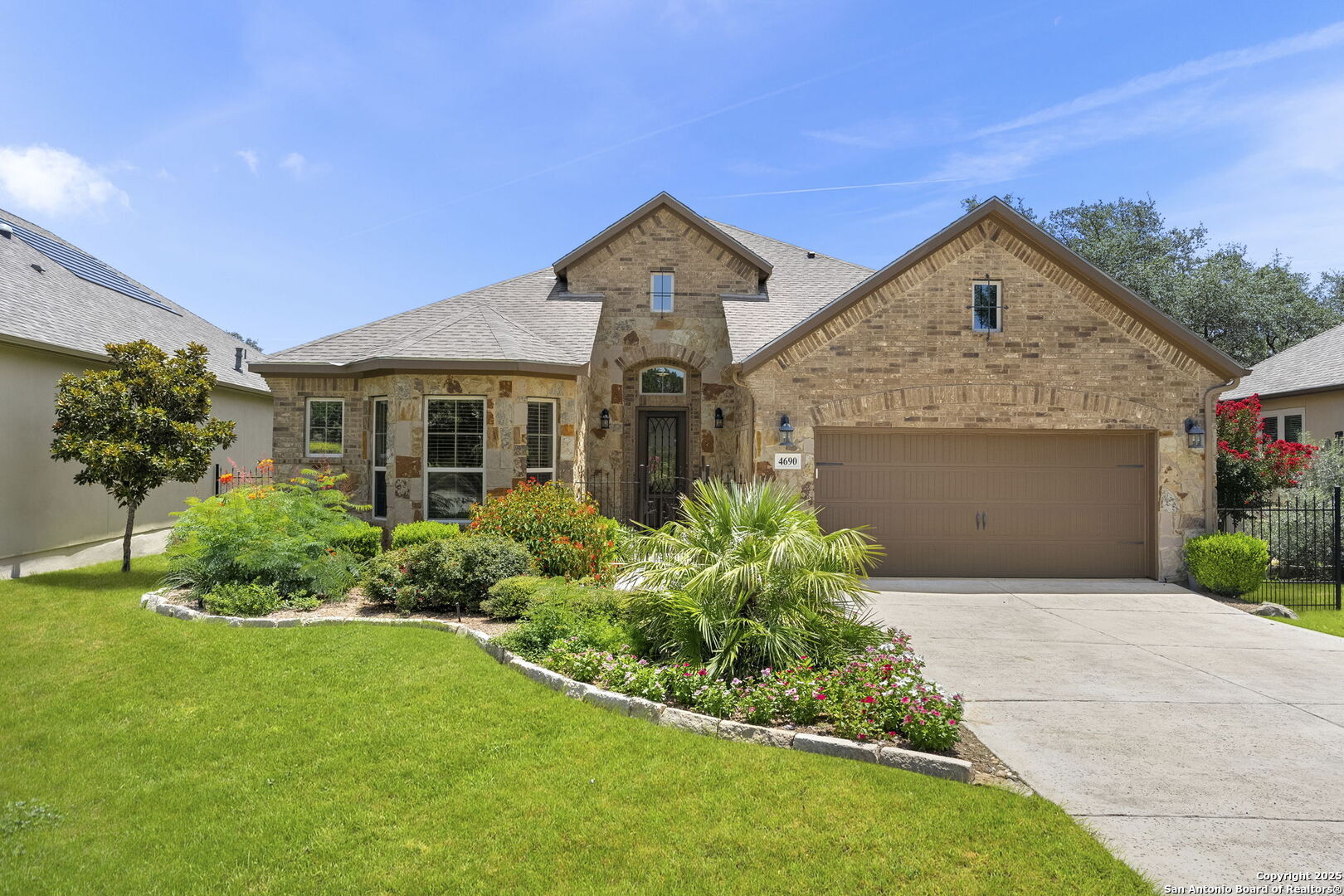 Property Photo: 4690 Amorosa Way TX 78261