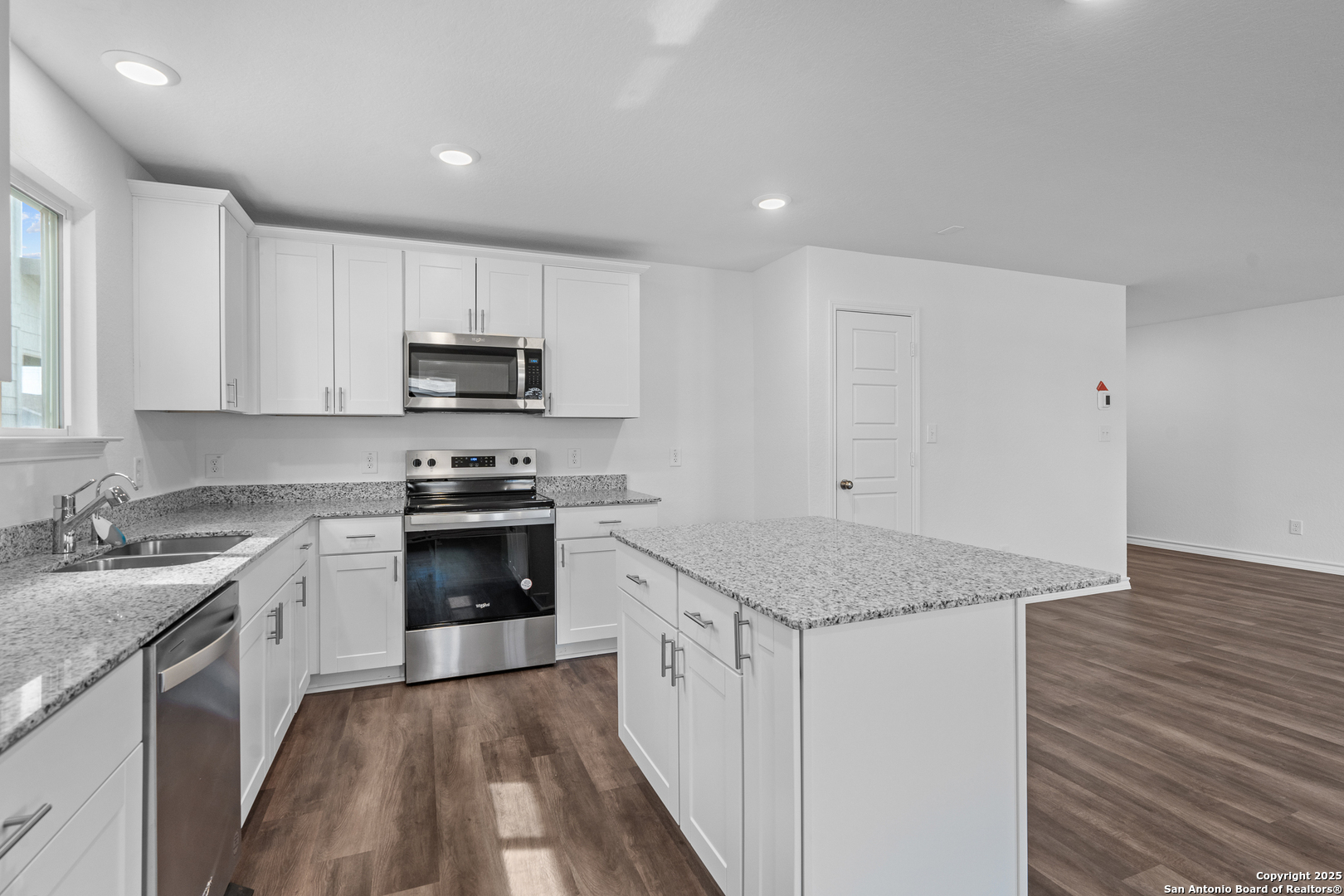 Property Photo:  921 Heartseed Avenue  TX 78130 