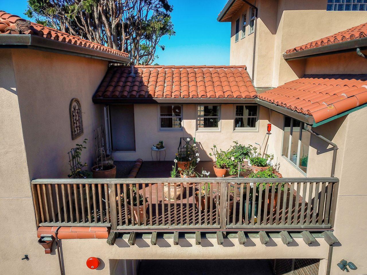 Property Photo: 725 Correas Street CA 94019