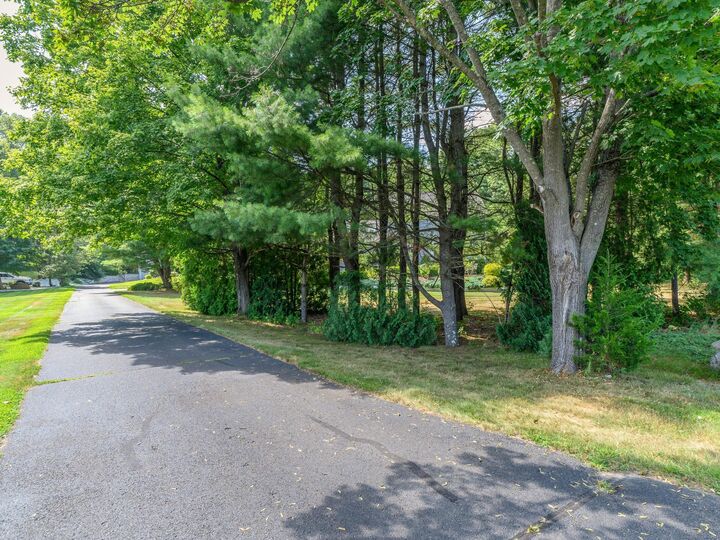 Property Photo:  517 West Avon Road  CT 06001 