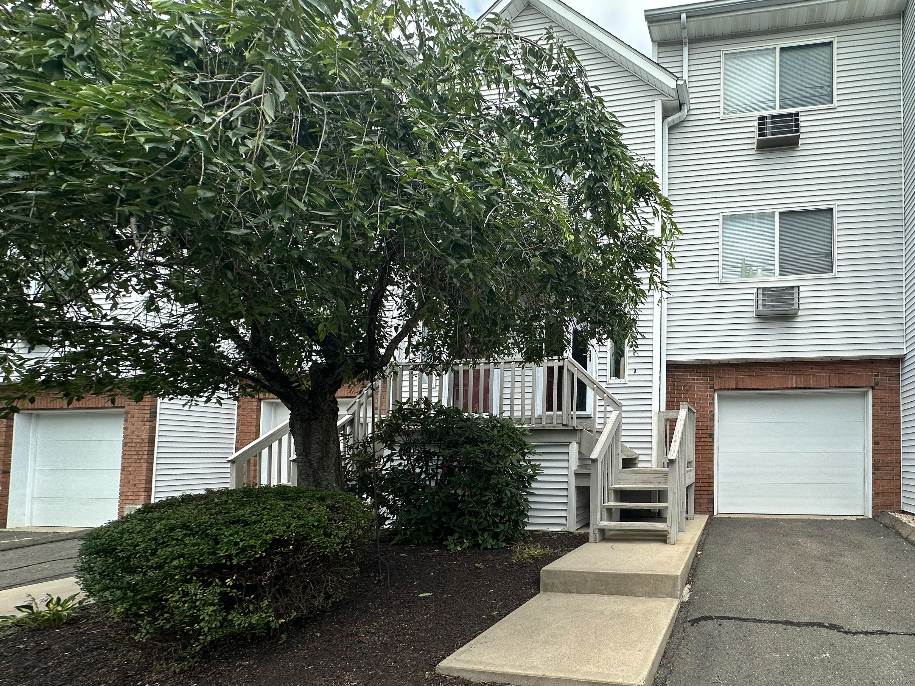 Property Photo:  925 Oronoke Road 14F  CT 06708 