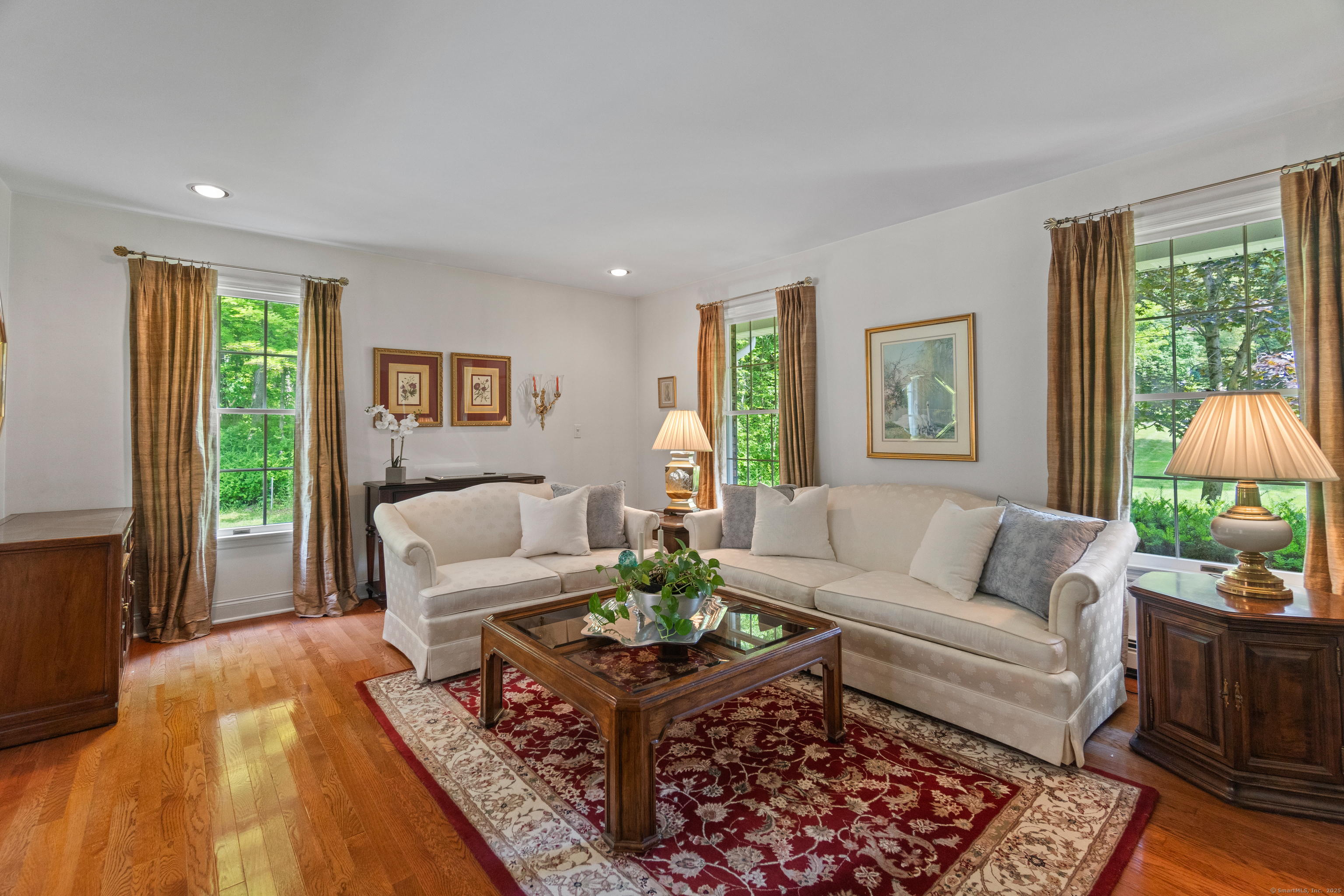 Property Photo:  4 Bayberry Lane  CT 06812 