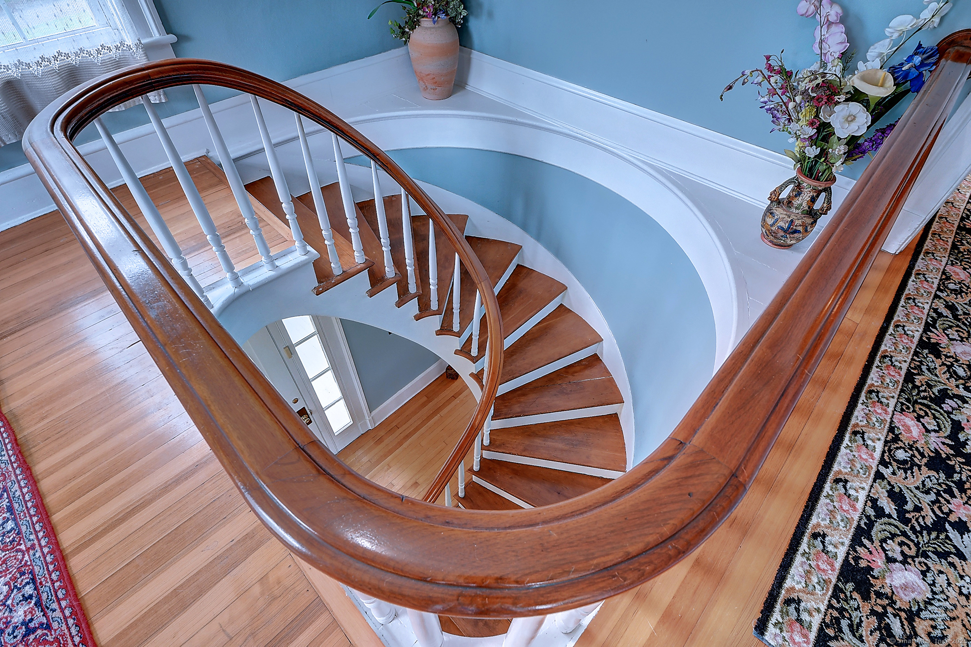 Property Photo:  33 West Hartford Road  CT 06111 