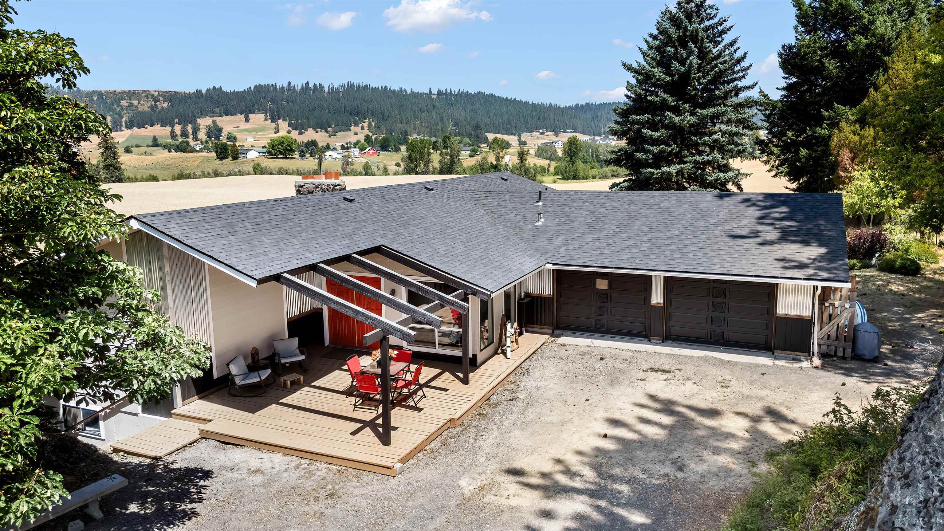 Property Photo: 8001 E Woolard Rd WA 99005