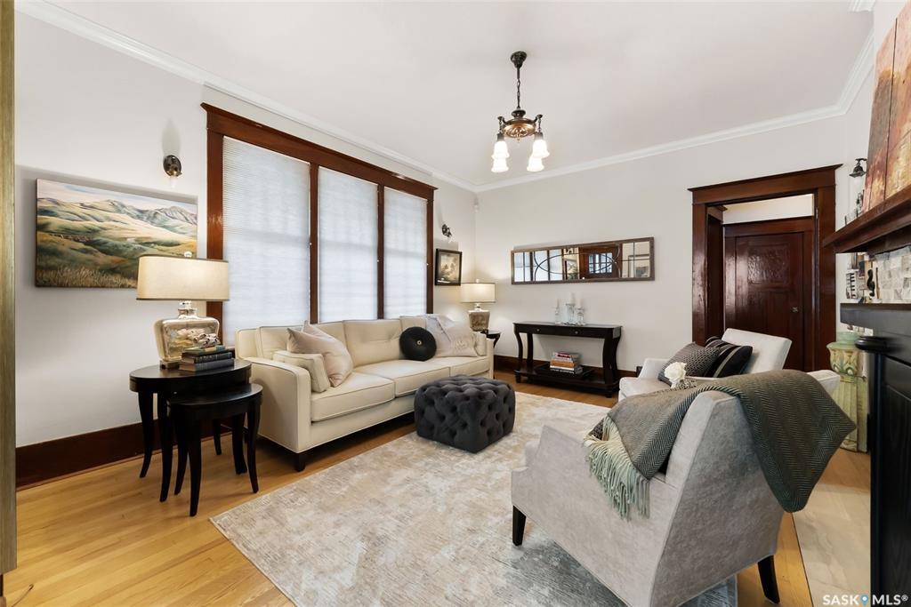 Property Photo: 1706 15th Avenue SK S4P 0Z7