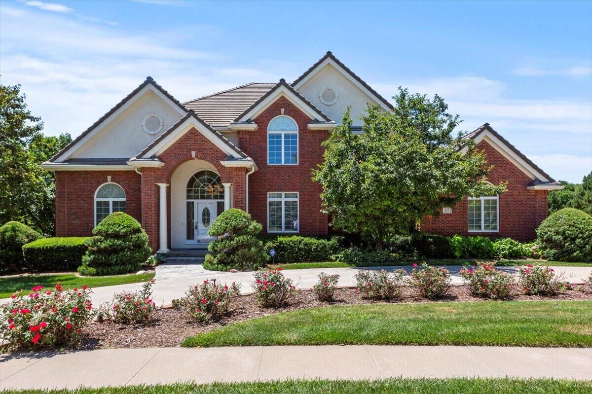 Property Photo:  411 Redwood Drive  IA 51503 