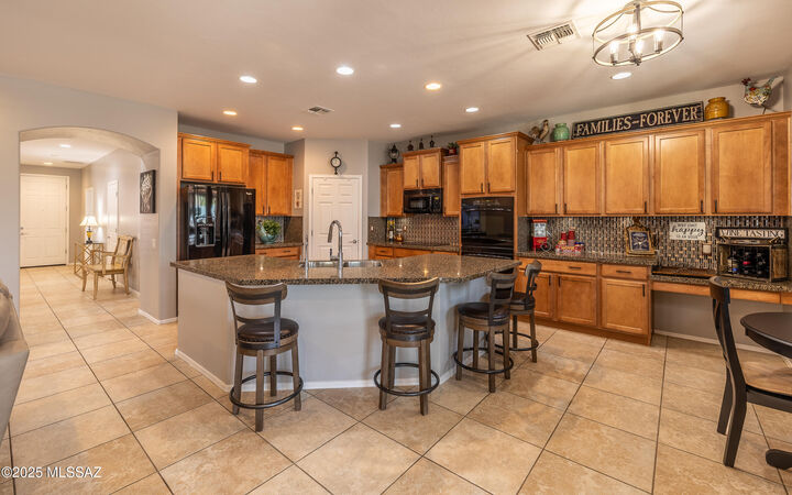 Property Photo: 13919 E Brotherton Street AZ 85641
