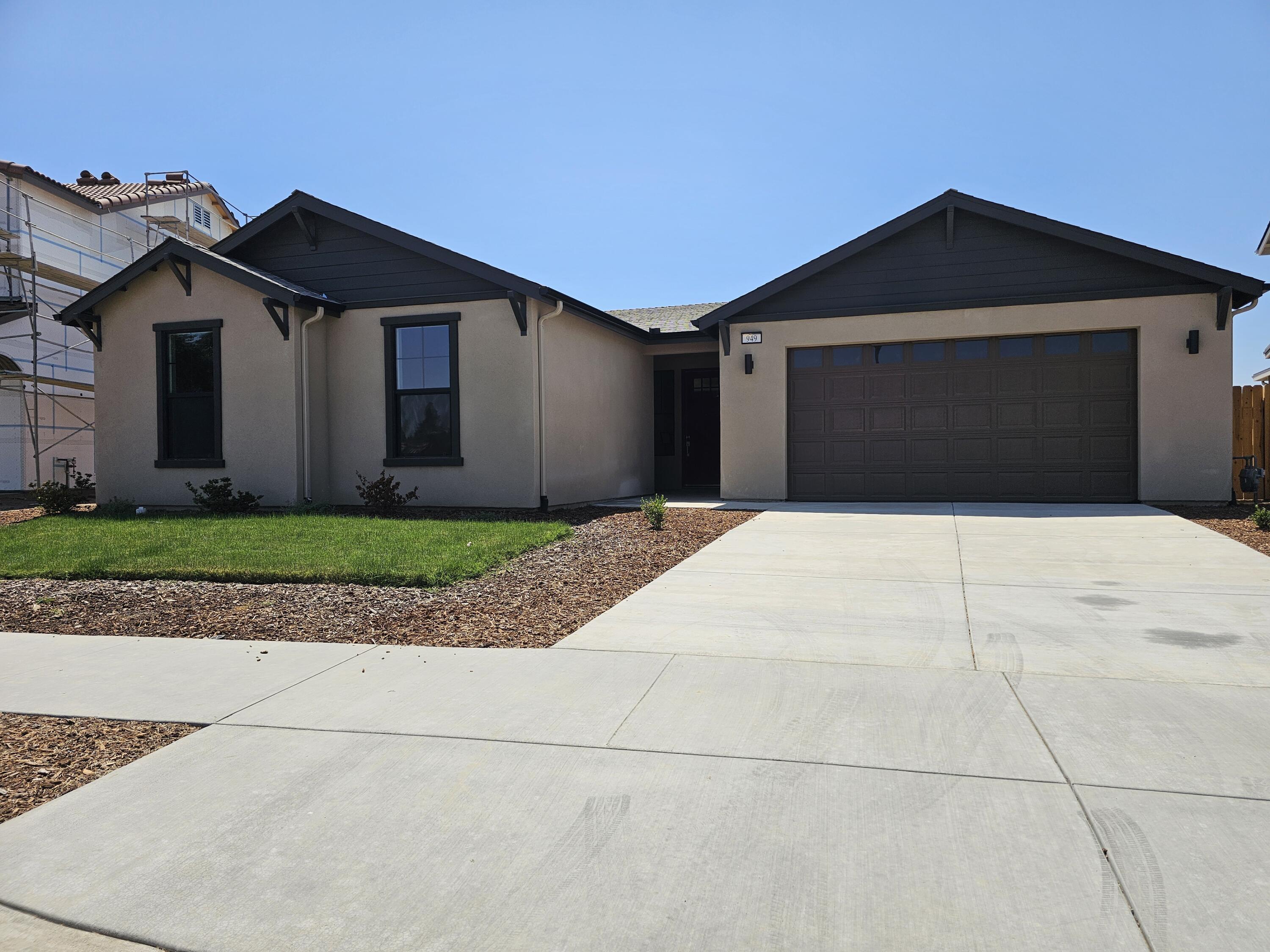 Property Photo:  949 E Harter Drive  CA 93292 