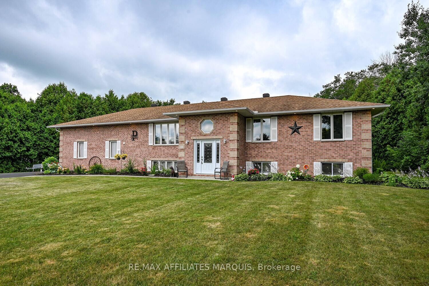 Photo de la propriété: 14 South Point Drive ON K7A 4S5