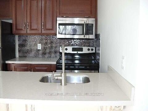 Property Photo: 59 Garthdale Court Upper ON M3H 5P7