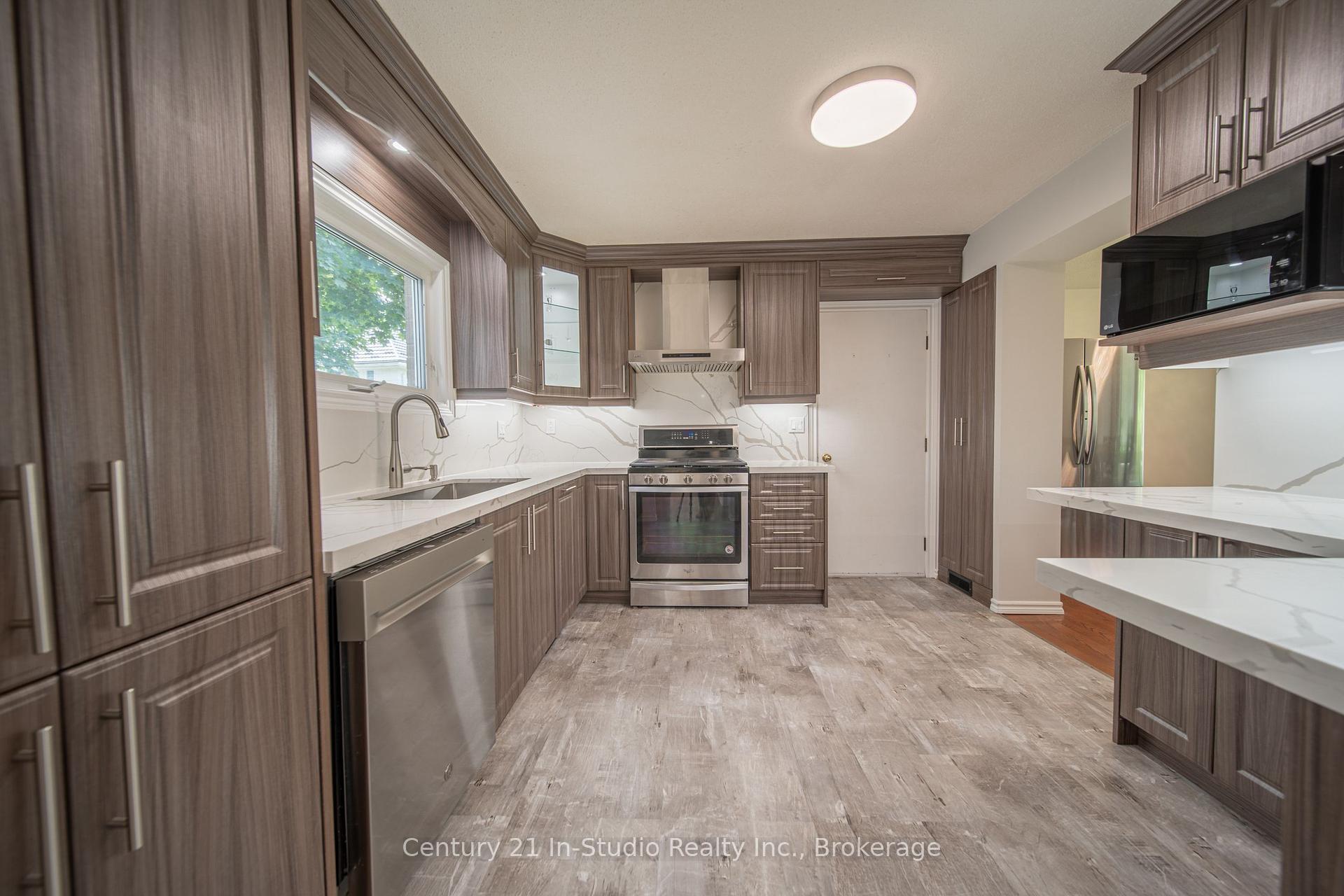 Property Photo: 1515 6th Avenue E ON N4K 2V5