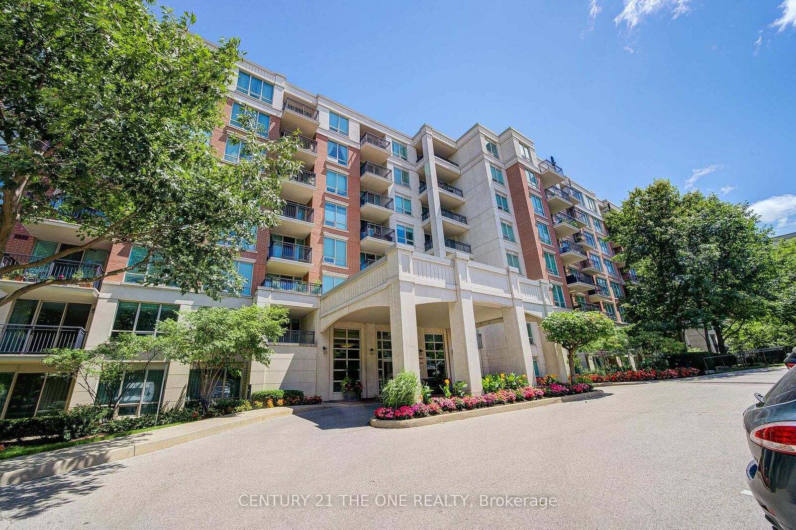 Property Photo:  38 William Carson Crescent 202  ON M2P 2H2 