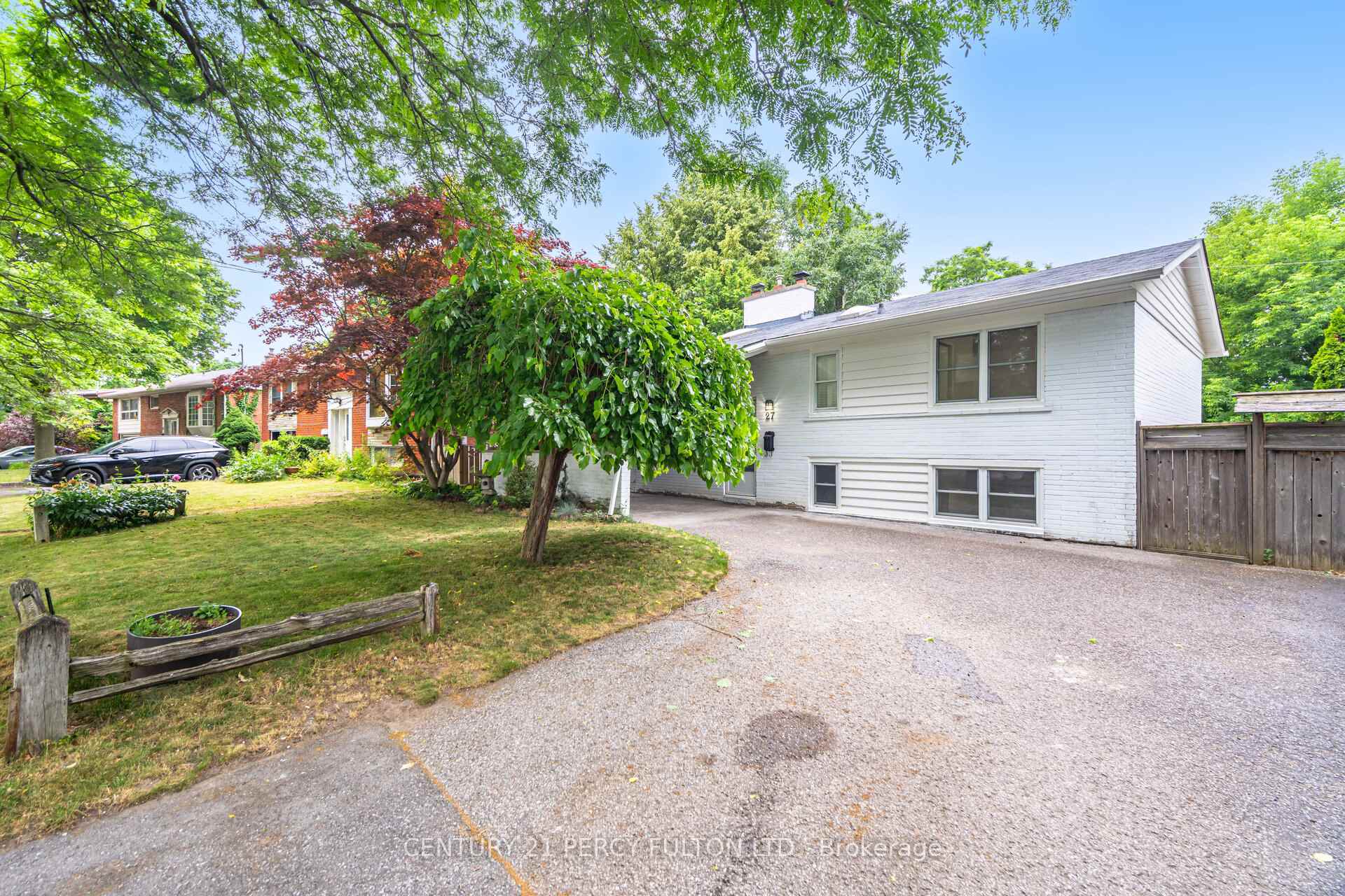 27 Benleigh Drive  Toronto ON M1H 1J1 photo
